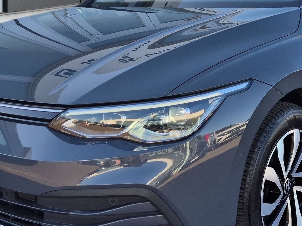 Golf VIII 1.5 TSI Active *LED*NAVI*STANDH*SHZ*PD