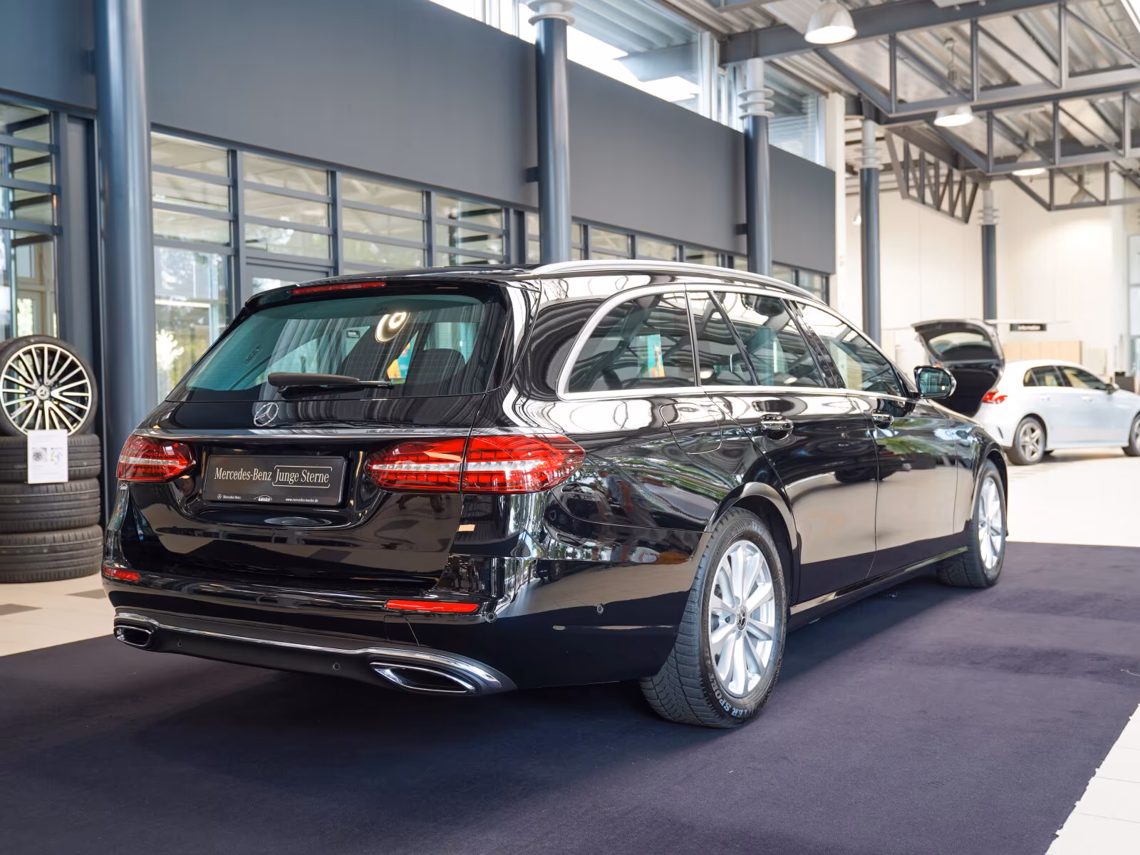 Mercedes-Benz E-Class d T AVANTGARDE Fahrassistenz AHK 360° DAB, миниатюра 3