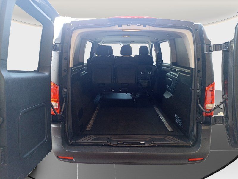 Fahrzeugabbildung Mercedes-Benz Vito Tourer 124 CDI Select 4x4 lang  AHK+STANDH.