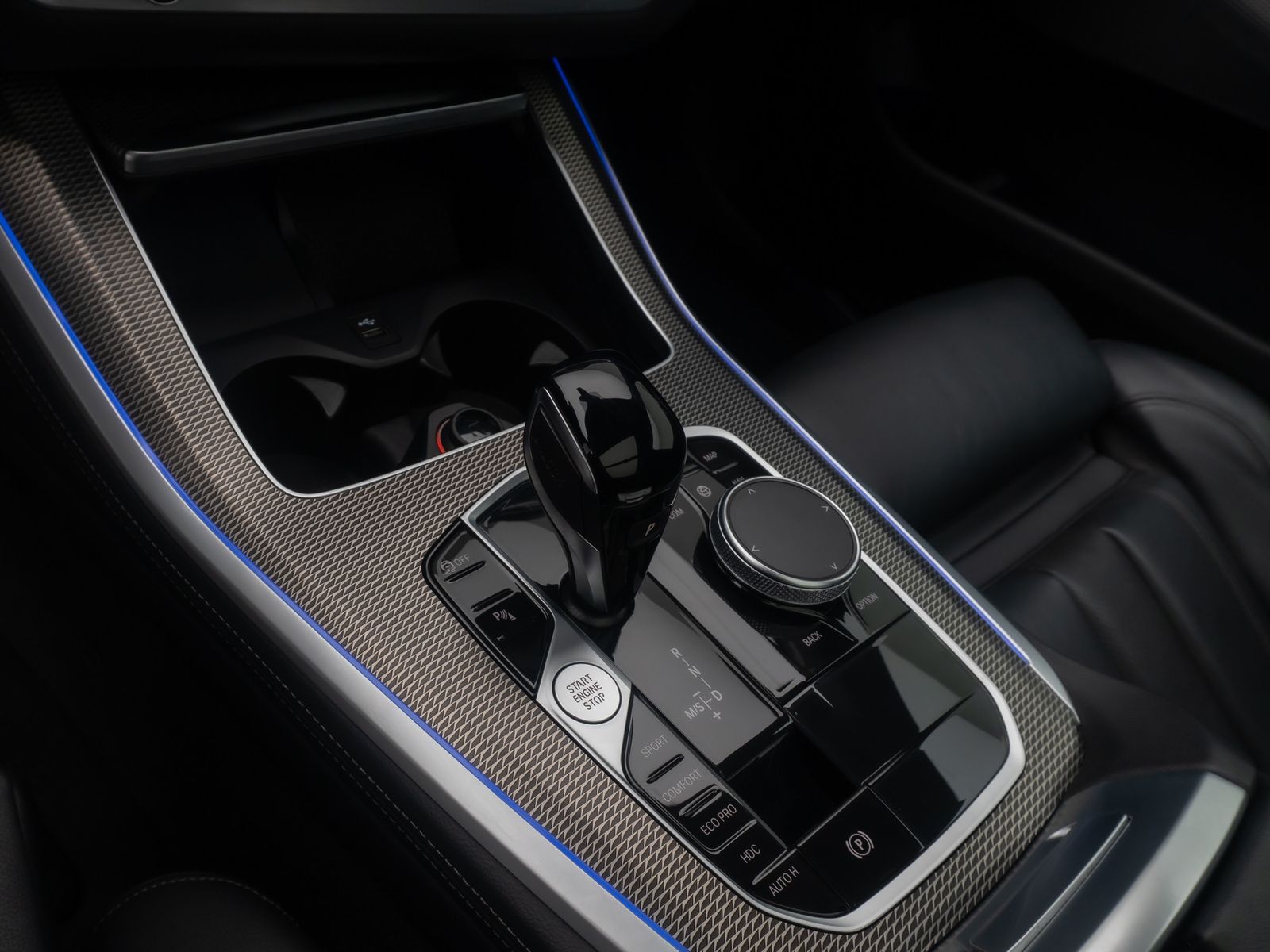 Fahrzeugabbildung BMW X5 xD40d M Sport Laser HUD DAB AHK Panorama Komf