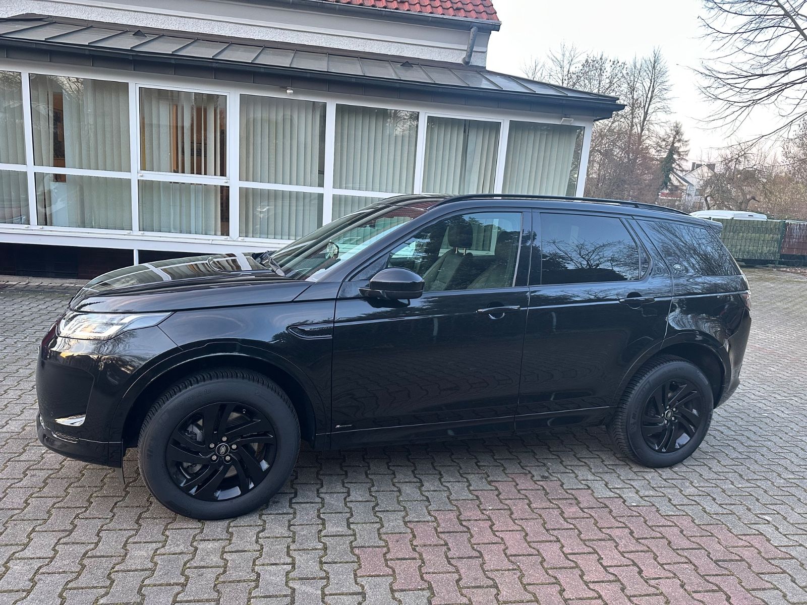 Land Rover R-Dynamic AWD Black Paket Panorama-Dach foto 2