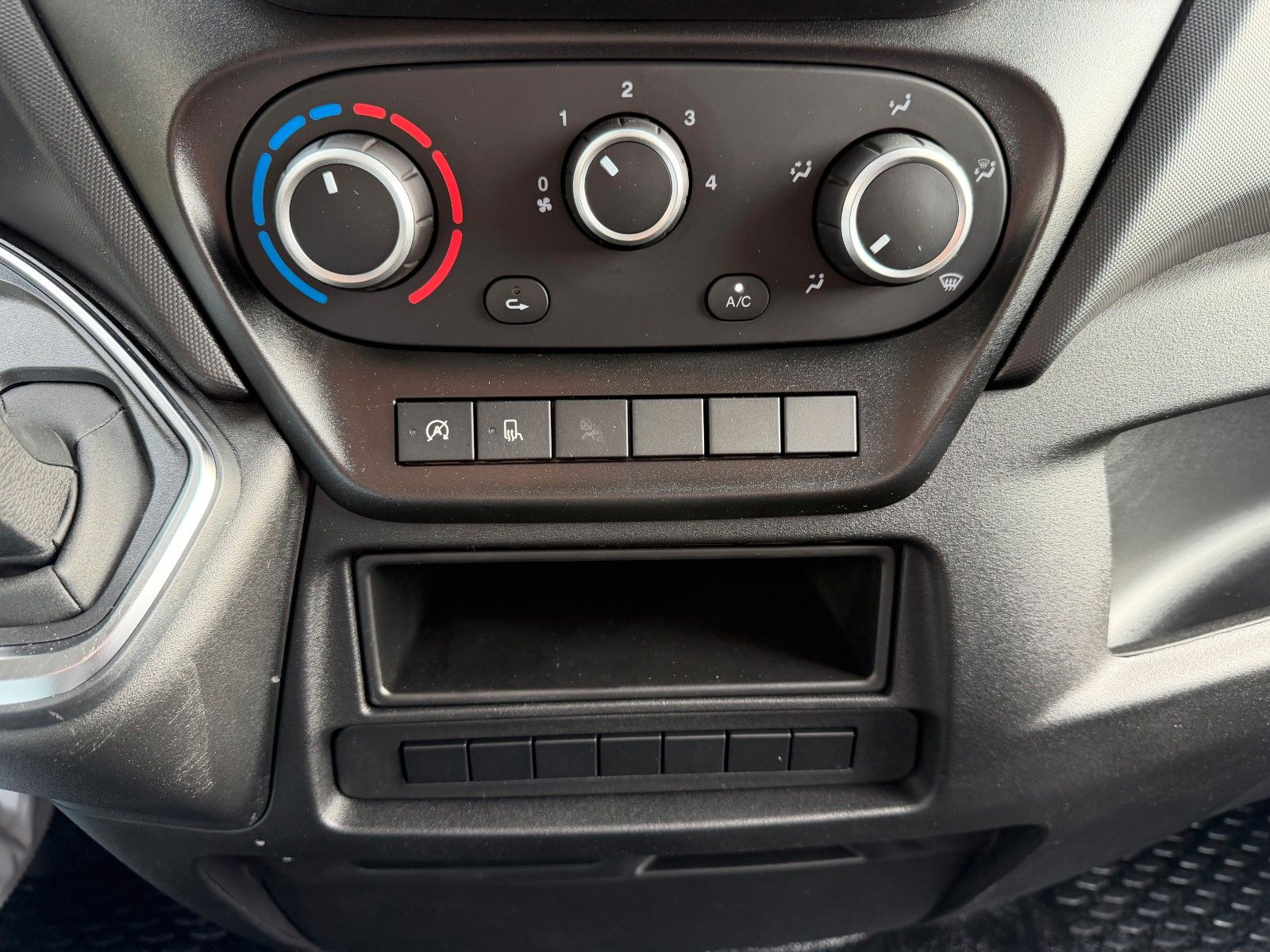 Fahrzeugabbildung Iveco Daily 35S14 A8*R3.450mm*Automatik*Kamera*2Sitze*