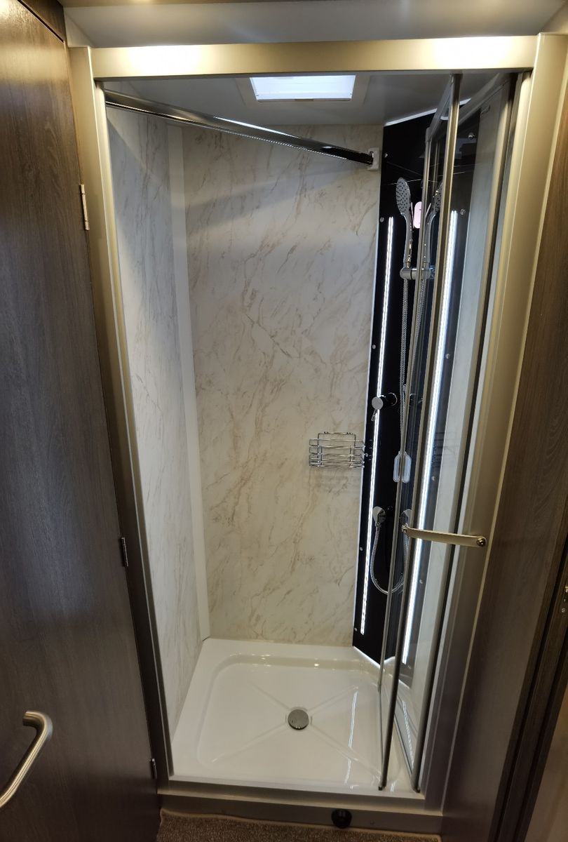 Fahrzeugabbildung Phoenix Maxi-Alkoven 7900 QRSL Modell 2025