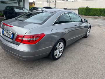 Mercedes E 220 - 6