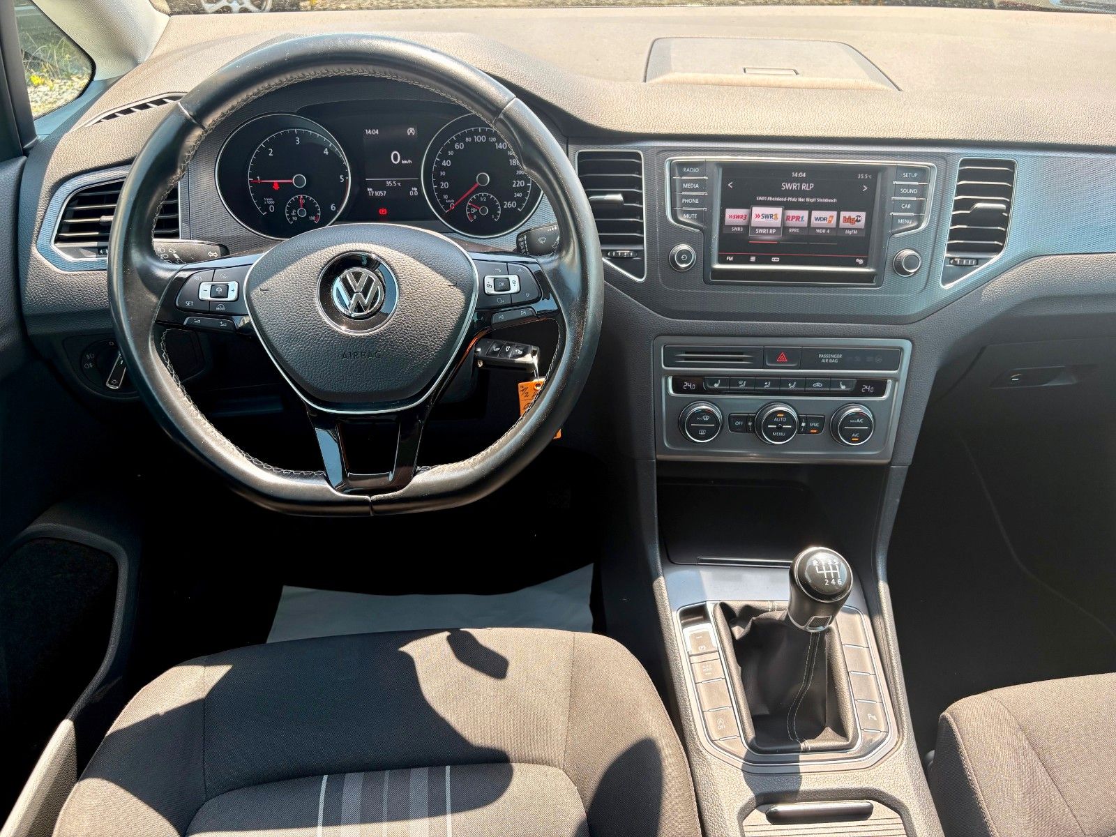 Fahrzeugabbildung Volkswagen Golf Sportsvan 2.0 TDI VII Lounge Xenon AHK ACC