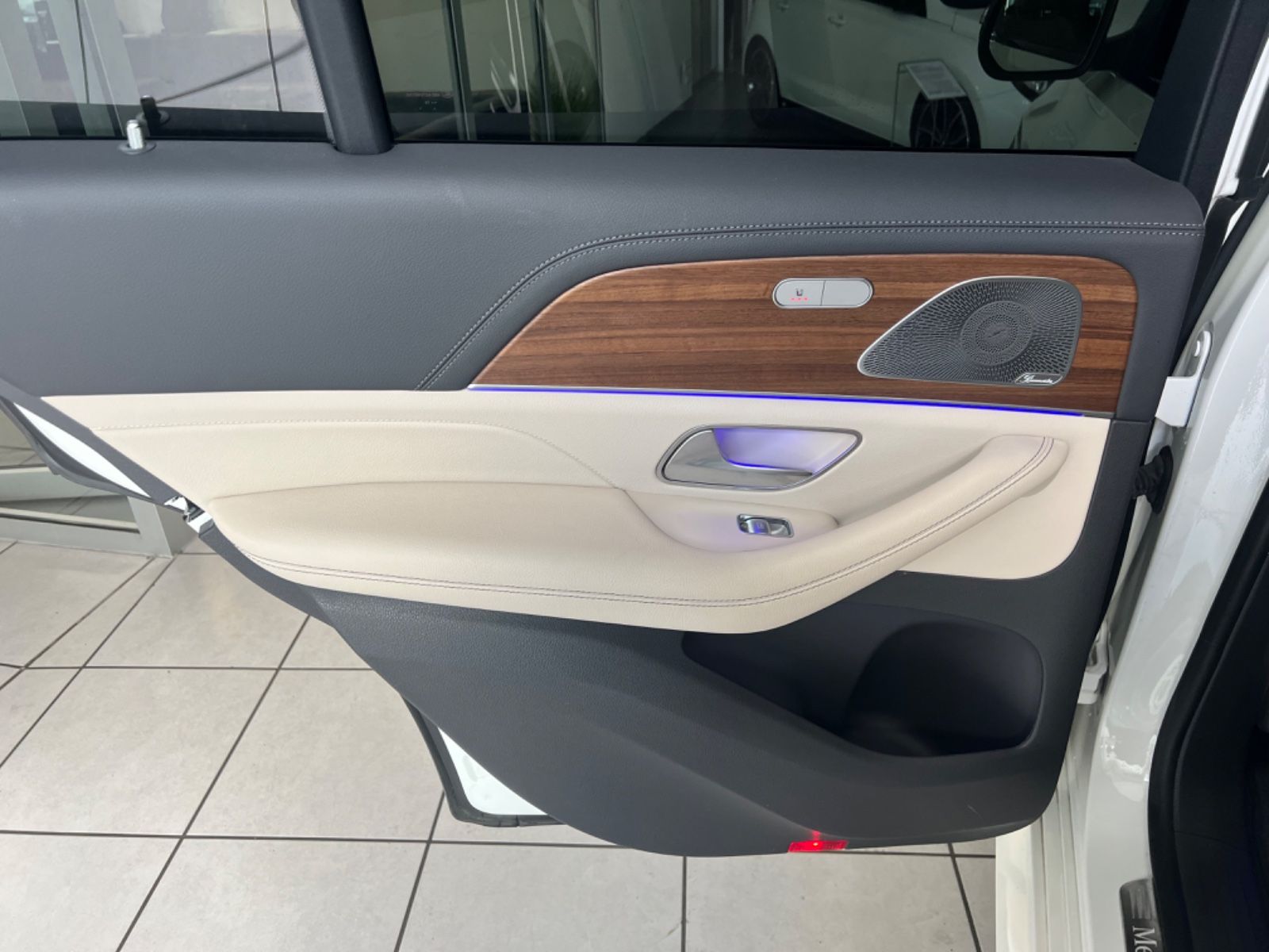 Fahrzeugabbildung Mercedes-Benz GLE 350 d 4Matic AMG Line PANORAMA*AHK*SITZBELÜF