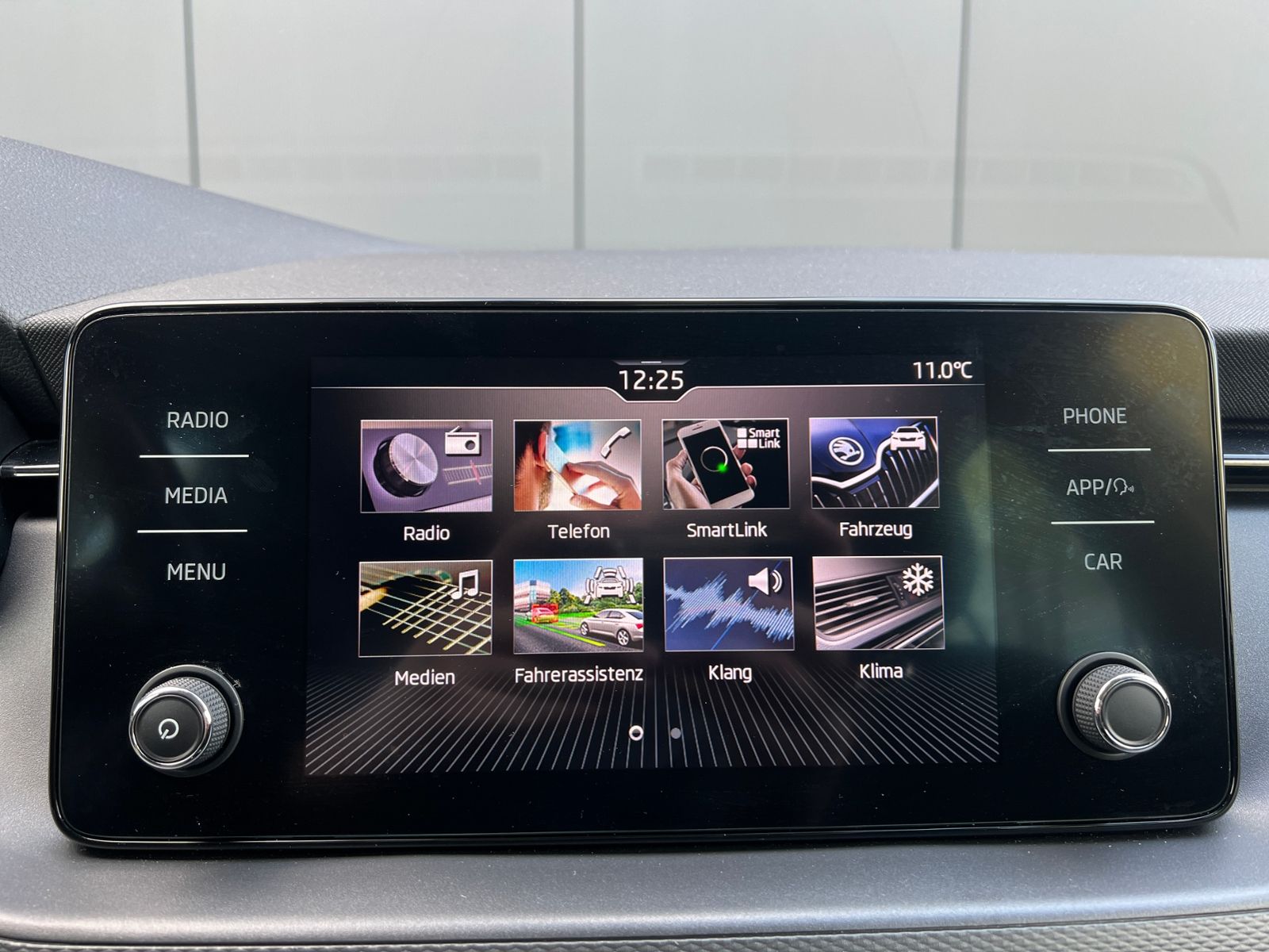 Fahrzeugabbildung SKODA Kamiq Ambition 1.0 TSI * AHK, LED, ACC, SmartLin