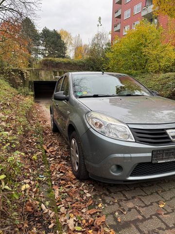 Dacia sandero mit neuen TÜV aus 1 Hand