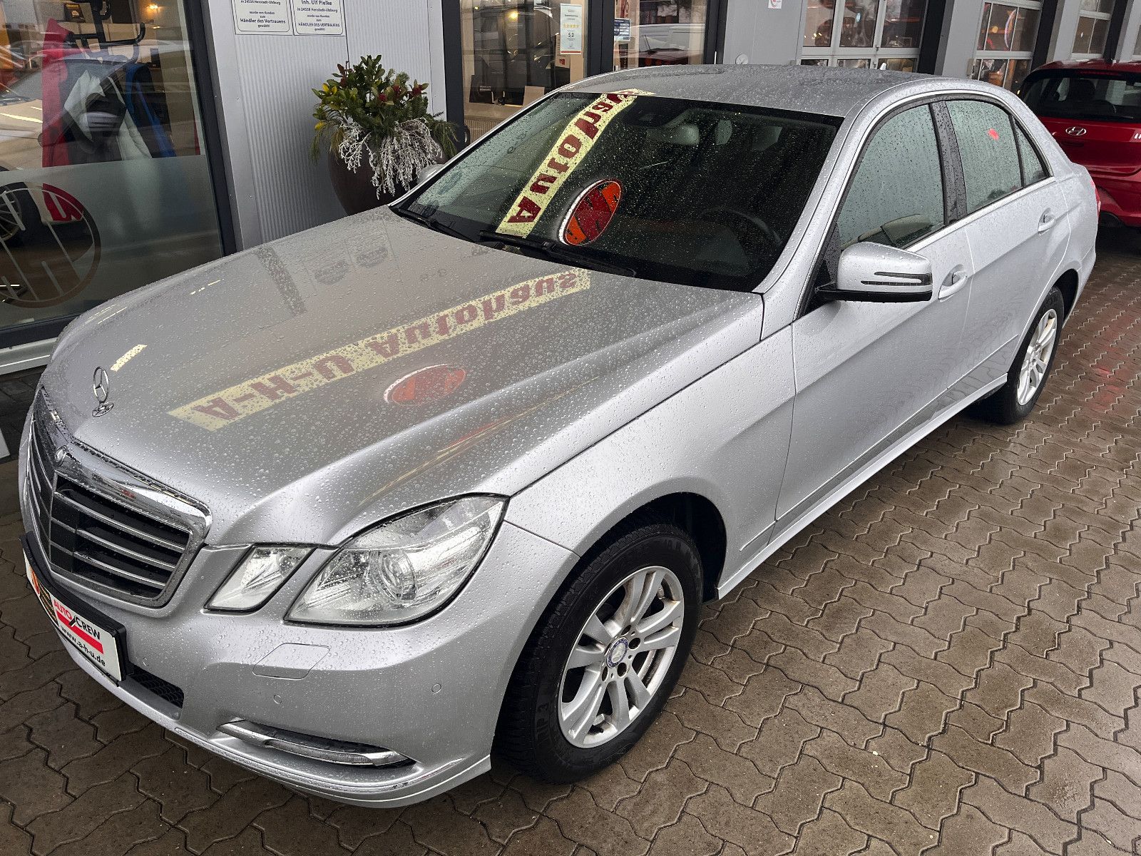 Fahrzeugabbildung Mercedes-Benz E 220 Limousine CDI BlueEfficiency Elegance