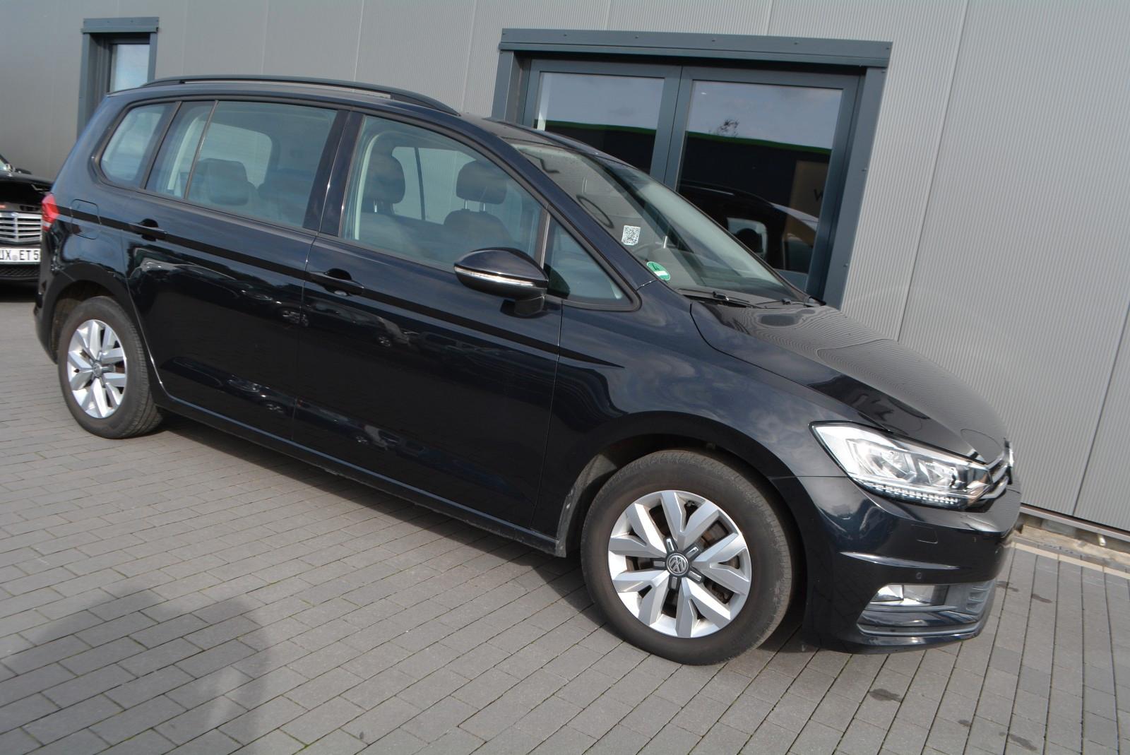 Volkswagen Touran Comfortline 7Sitzer-LED-Navi-AHK