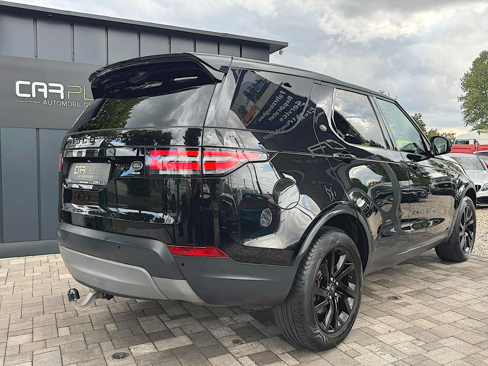 Fahrzeugabbildung Land Rover Discovery 5 2.0 TD SD4 HSE BLACK 4x4 *AHK*LED*