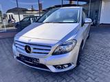 Mercedes-Benz B 180 BLUEEFFICIENCY, NAVI, AHK, ALLWETTERREIFEN - Mercedes-Benz B 180: Blueefficiency