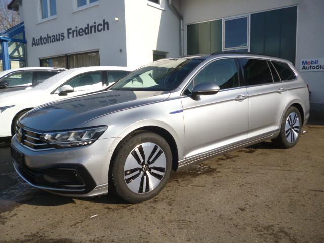 Volkswagen Passat VariantGTE DSG ALU NaviStandheizungKamera