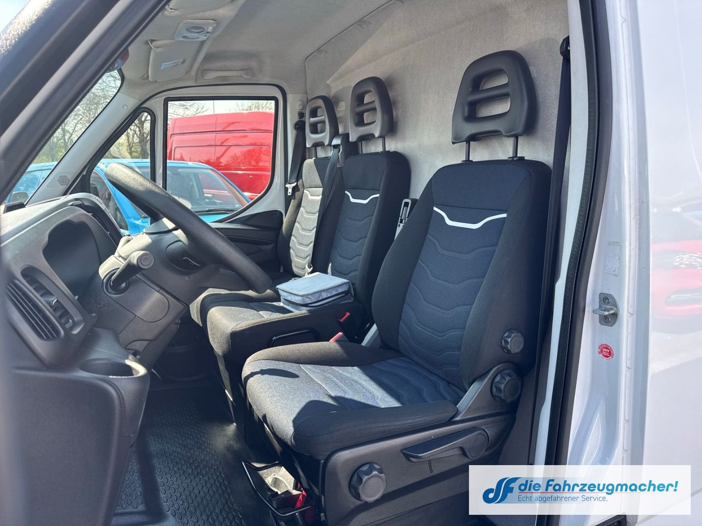 Fahrzeugabbildung Iveco Daily Kasten HKa 35 S V Radstand 4100 14 MAXI