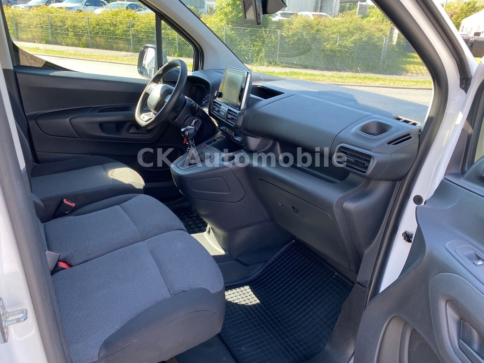 Fahrzeugabbildung Citroën Berlingo Kasten Driver XL/L2/Navi/Klima/Kamera