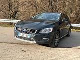 Volvo V60 Cross Country D4 AWD Geartronic Summum S... - Volvo V60 Cross Country: Summum