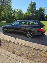 BMW e 61 520d schwarz,Leder Pano - BMW 520 aus 2006: Kombi, 520d