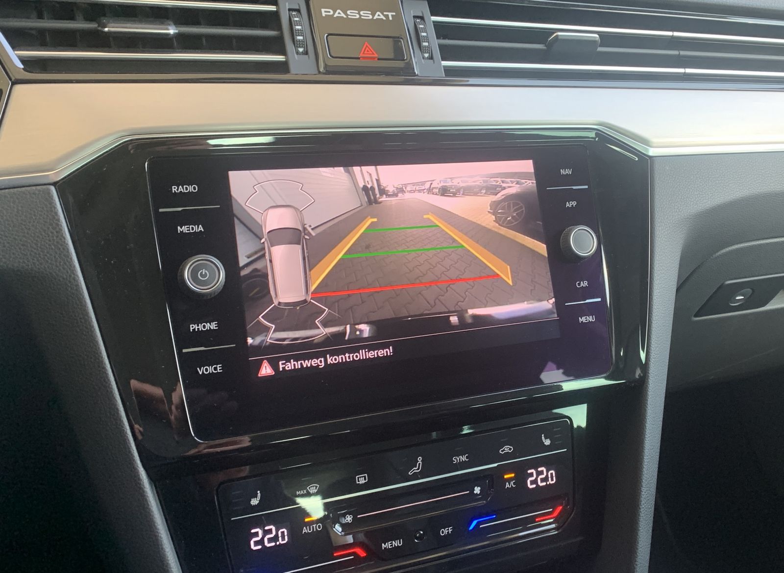Fahrzeugabbildung Volkswagen Passat Variant 2.0 TDI*Elegance*AHK*Leder*Matrix