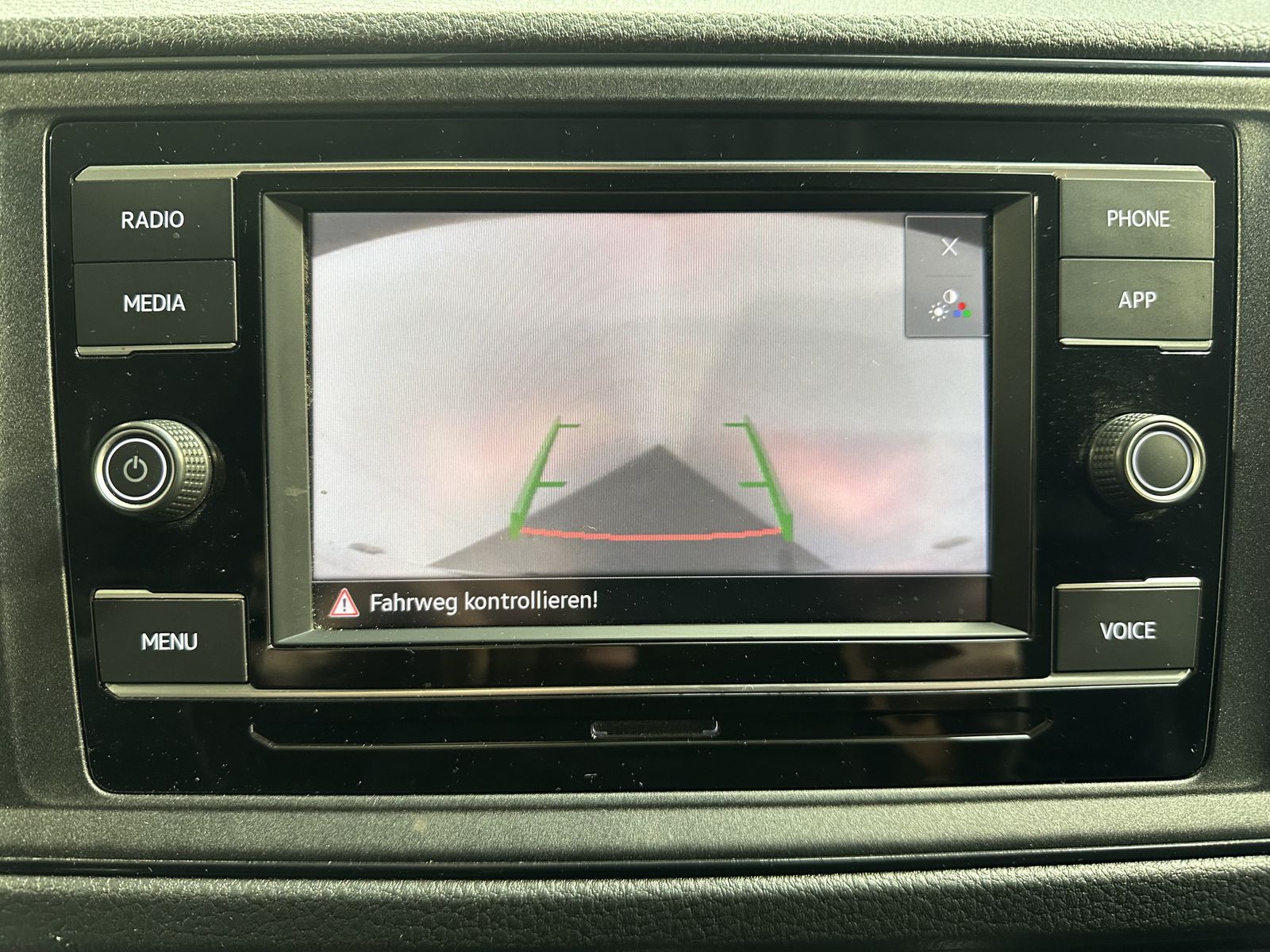 Fahrzeugabbildung MAN TGE 3.140 4X2F Kasten KAMERA+DAB+CARPLAY+1HD+GJR