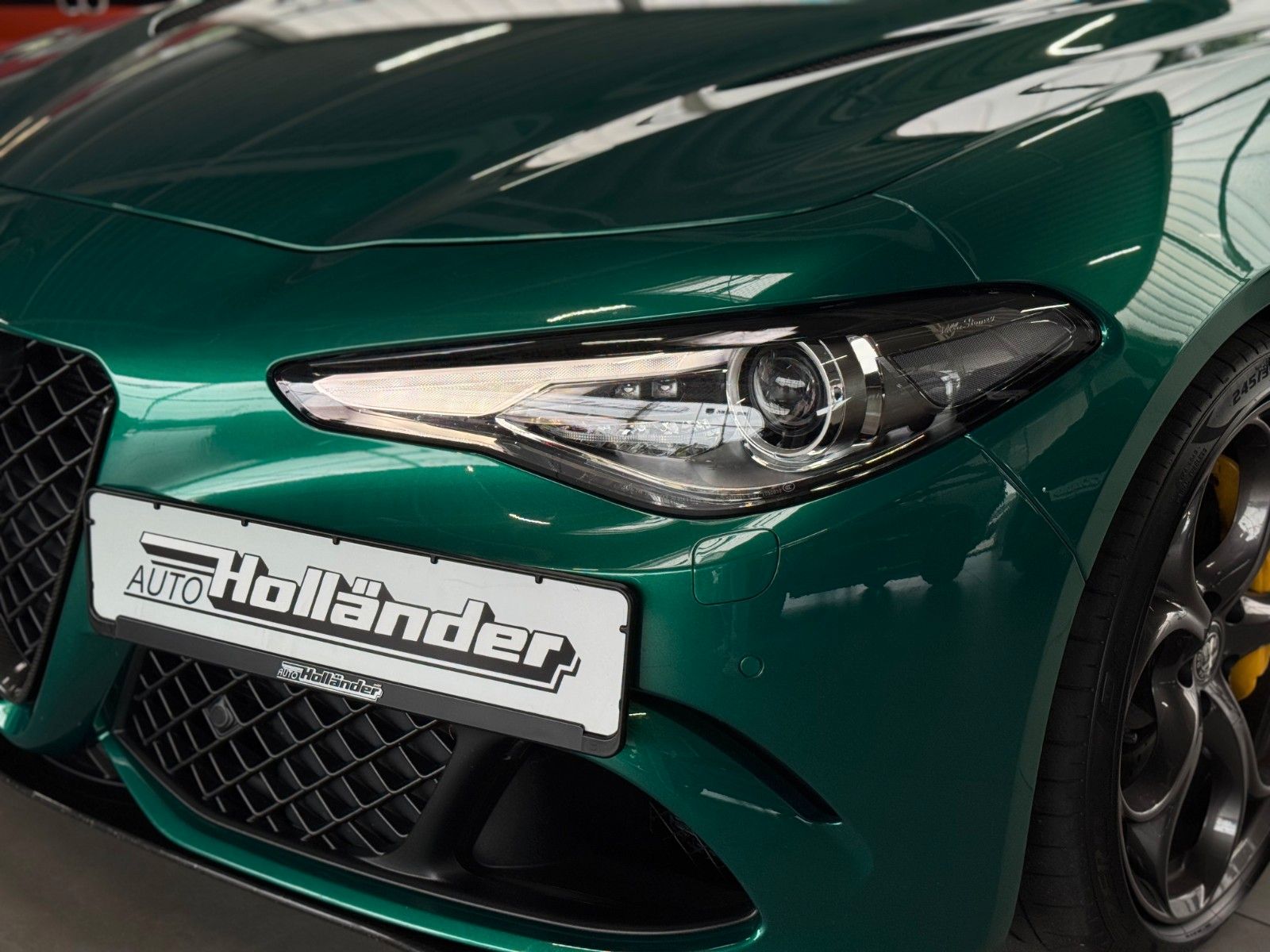 Fahrzeugabbildung Alfa Romeo Giulia 2.9 V6 Quadrifoglio "ACC Komfort-Paket"
