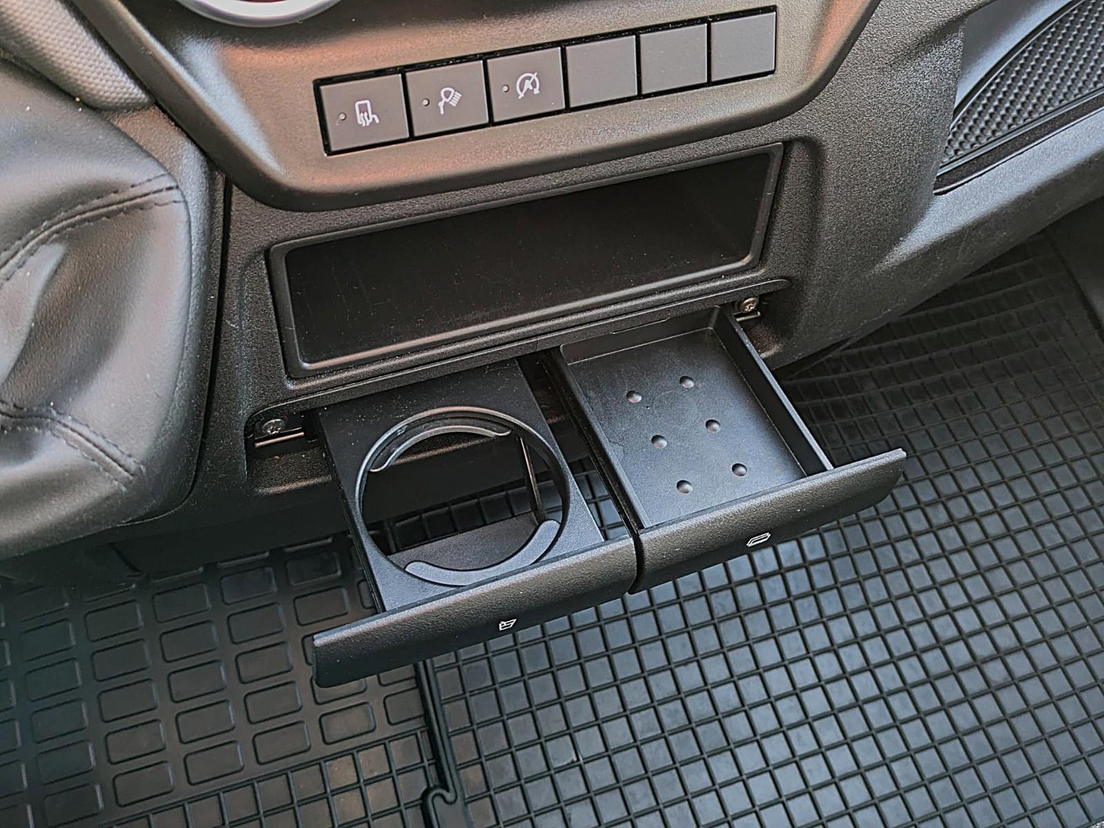 Iveco Daily DOKA KASTEN 6 SITZE KLIMA NAVI STANDH. CAM