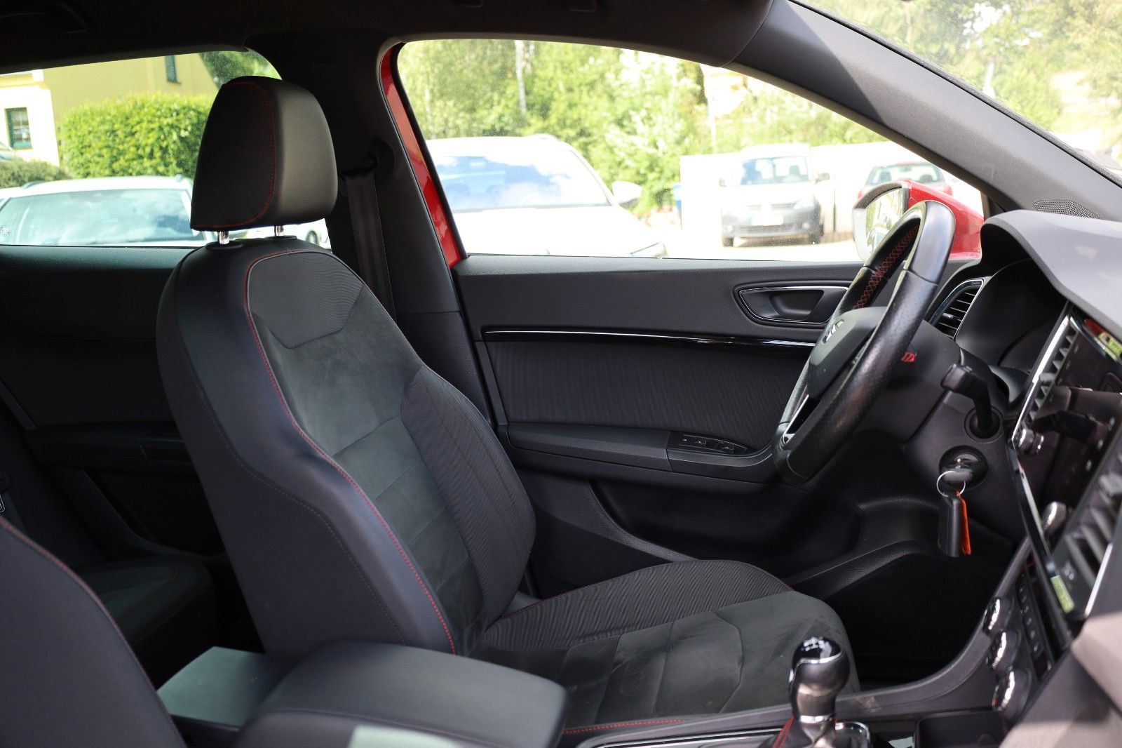 Fahrzeugabbildung SEAT Ateca FR 1,5 TSI *Navi *SHZ *Winterräder