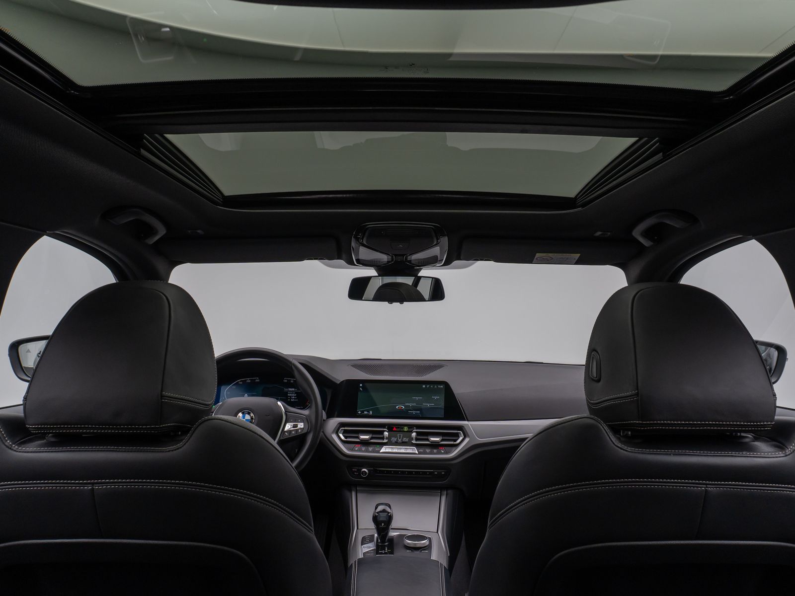 Fahrzeugabbildung BMW 330i Panorama Laser 360°HUD HiFi Komfort Sport