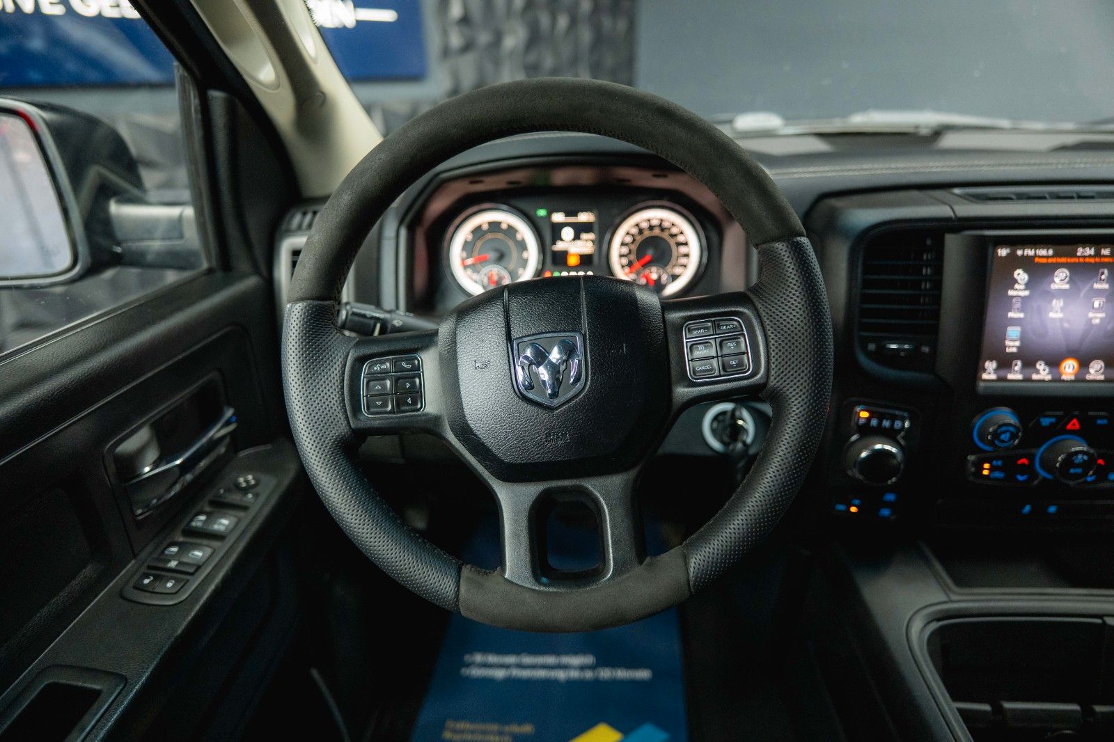 Fahrzeugabbildung Dodge RAM 5.7 V8 HEMI 4x4 Sport OFFROAD Night LONGBED