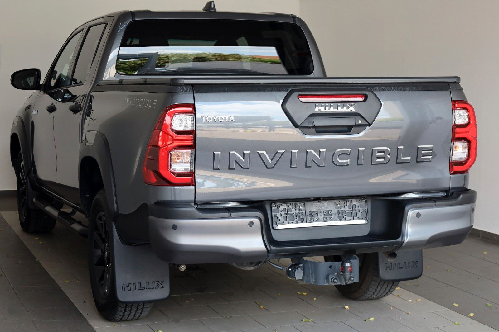 Fahrzeugabbildung Toyota Hilux 2.8 D-4D Invincible,Leder,ACC,Rollo,AHK