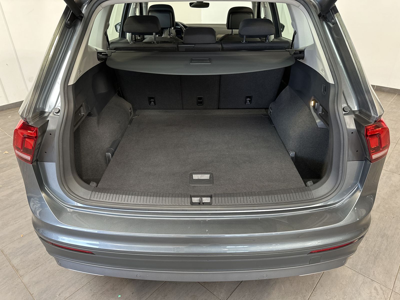 Fahrzeugabbildung Volkswagen Tiguan Allspace 2.0 TDI DSG 4M NAV+CARPLAY+VC+PP