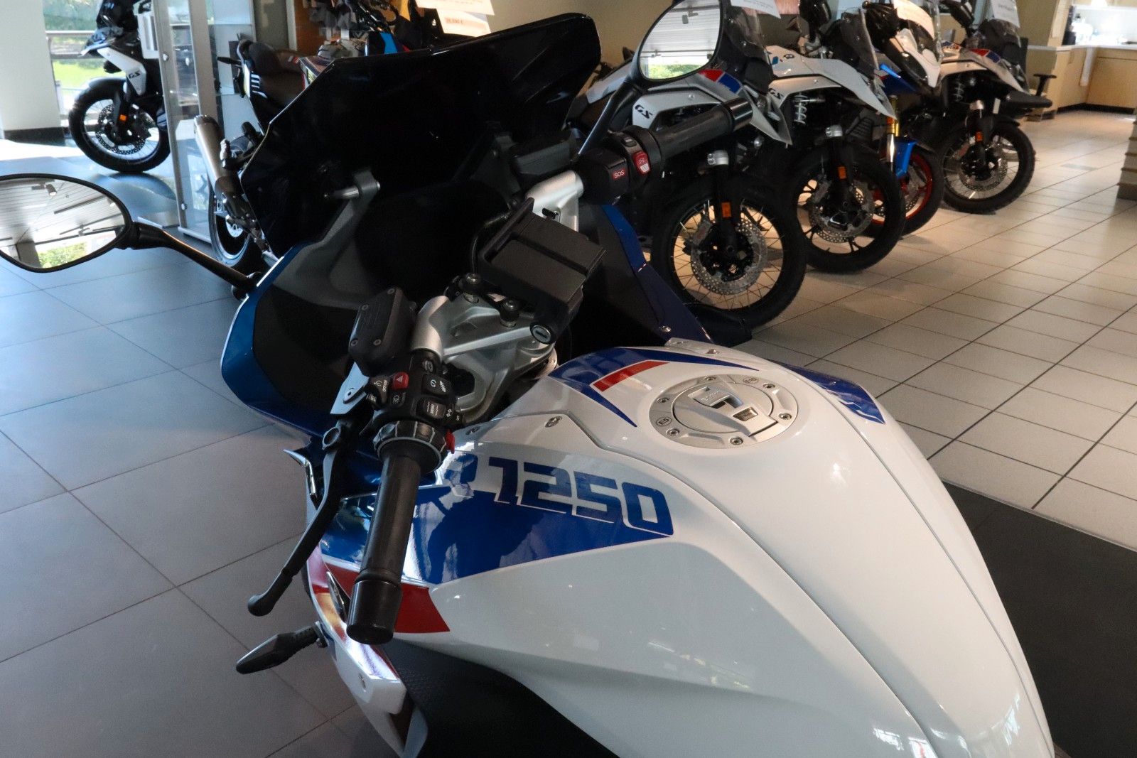 Fahrzeugabbildung BMW R1250RS Style Sport