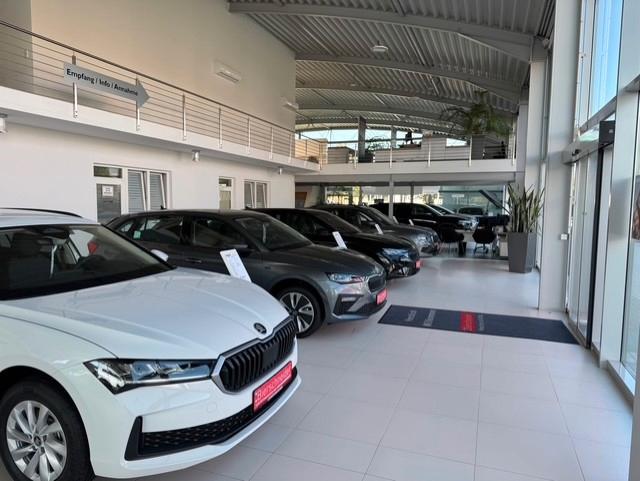 showroom-image-top
