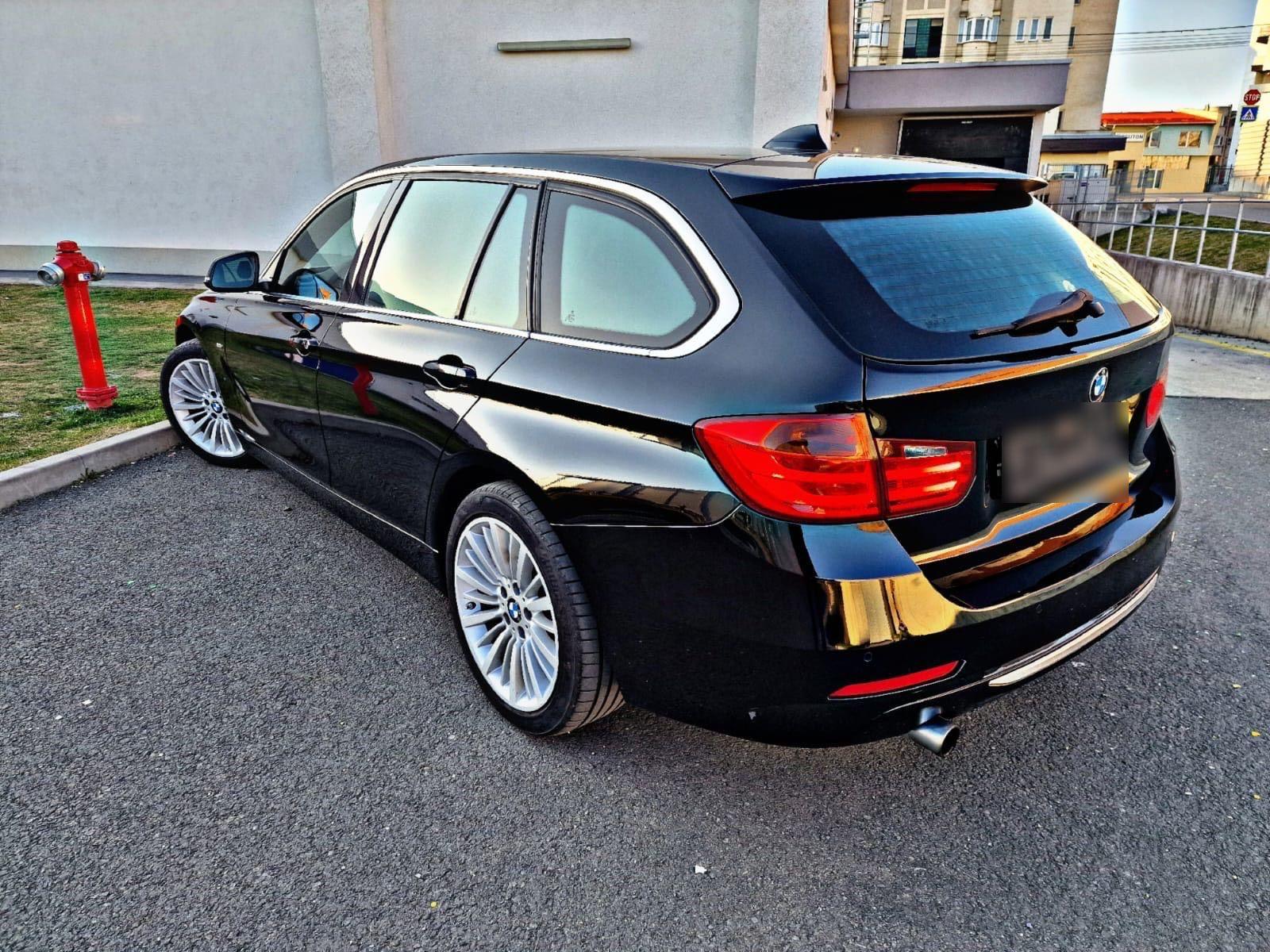 BMW 320 2015 — вигляд ззаду
