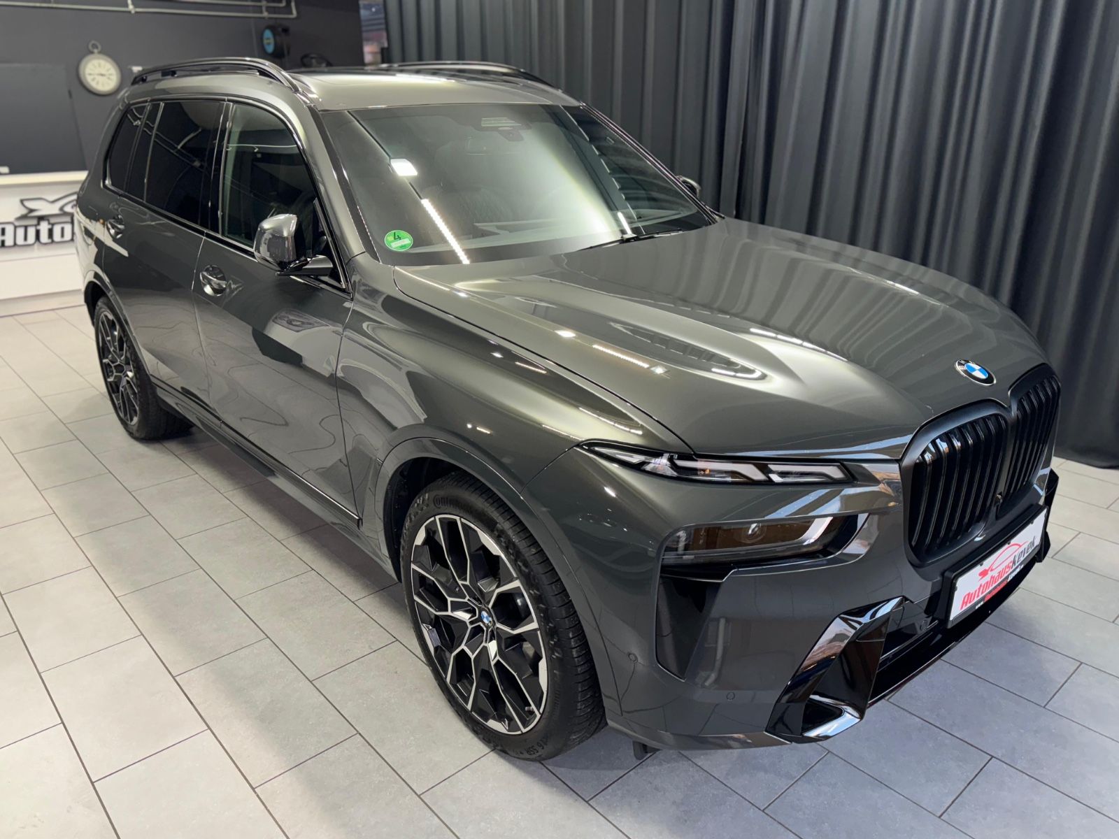 Fahrzeugabbildung BMW X7 xDrive 40 d M Sport Pro |22-ZOLL|7 SITZE|AHK