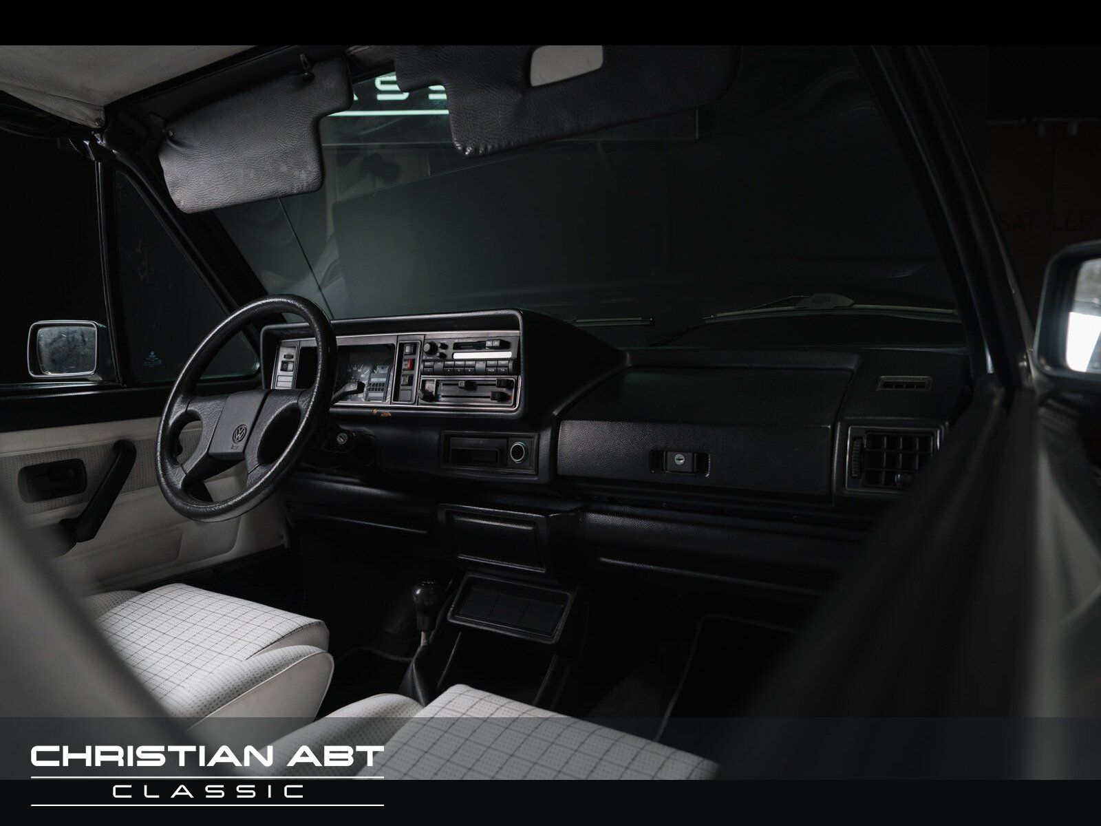 Fahrzeugabbildung Volkswagen Golf I Cabrio *NOTE 2* Cabriolet