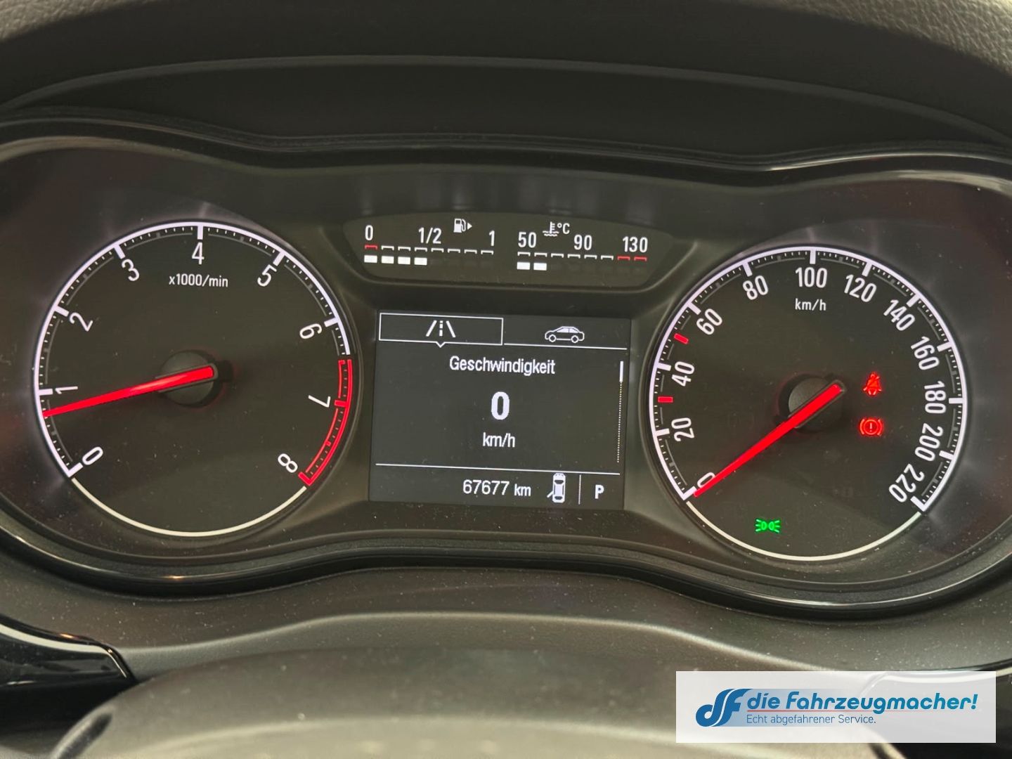 Fahrzeugabbildung Opel Corsa E drive Automati SHZ LenkradH Temp PDC Ber