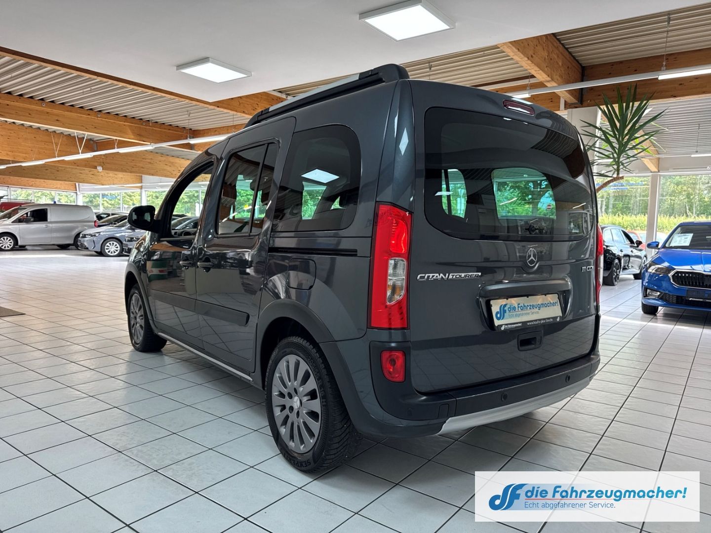 Fahrzeugabbildung Mercedes-Benz Citan 111 CDI lang Tourer Edition Klimaautom SH
