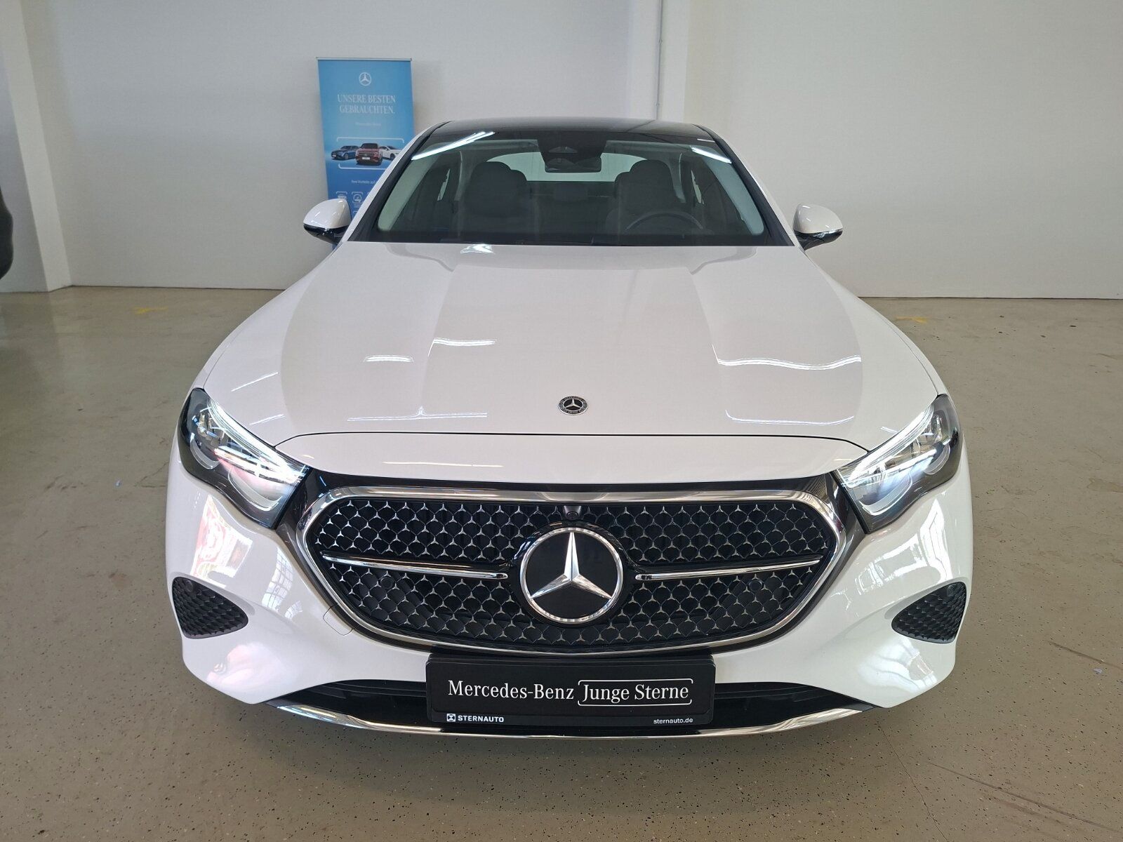 Mercedes-Benz E 220 d Ava Distr Pano MBUX Prem WinterP LED Spu imagem 2