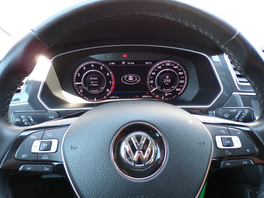 Fahrzeugabbildung Volkswagen Tiguan 1.4 TSI Sound *Navi*ACC*AHK*