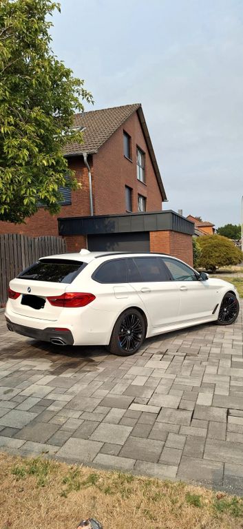 Image of BMW 530