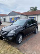 Mercedes-Benz 350  /  231 PS - Mercedes-Benz 350 aus 2011