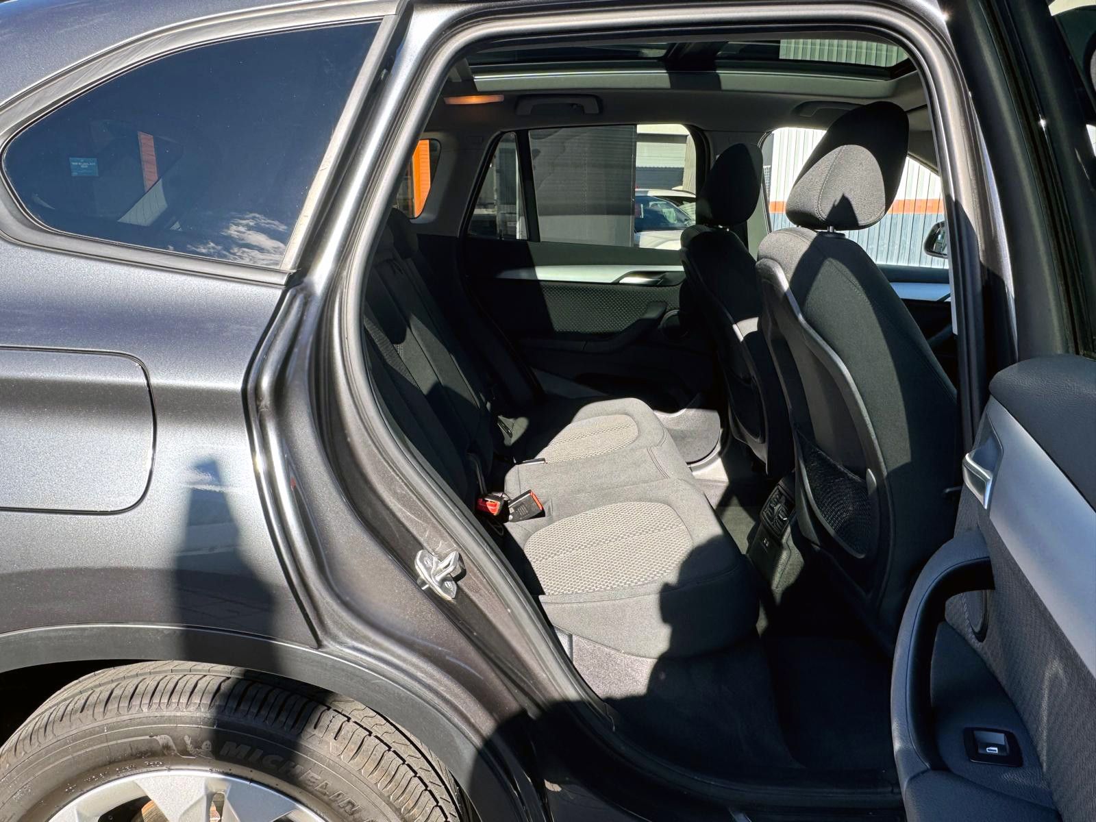 Fahrzeugabbildung BMW X1 xDrive25e Advantage ACC KAM LED PANO AHK SHZ