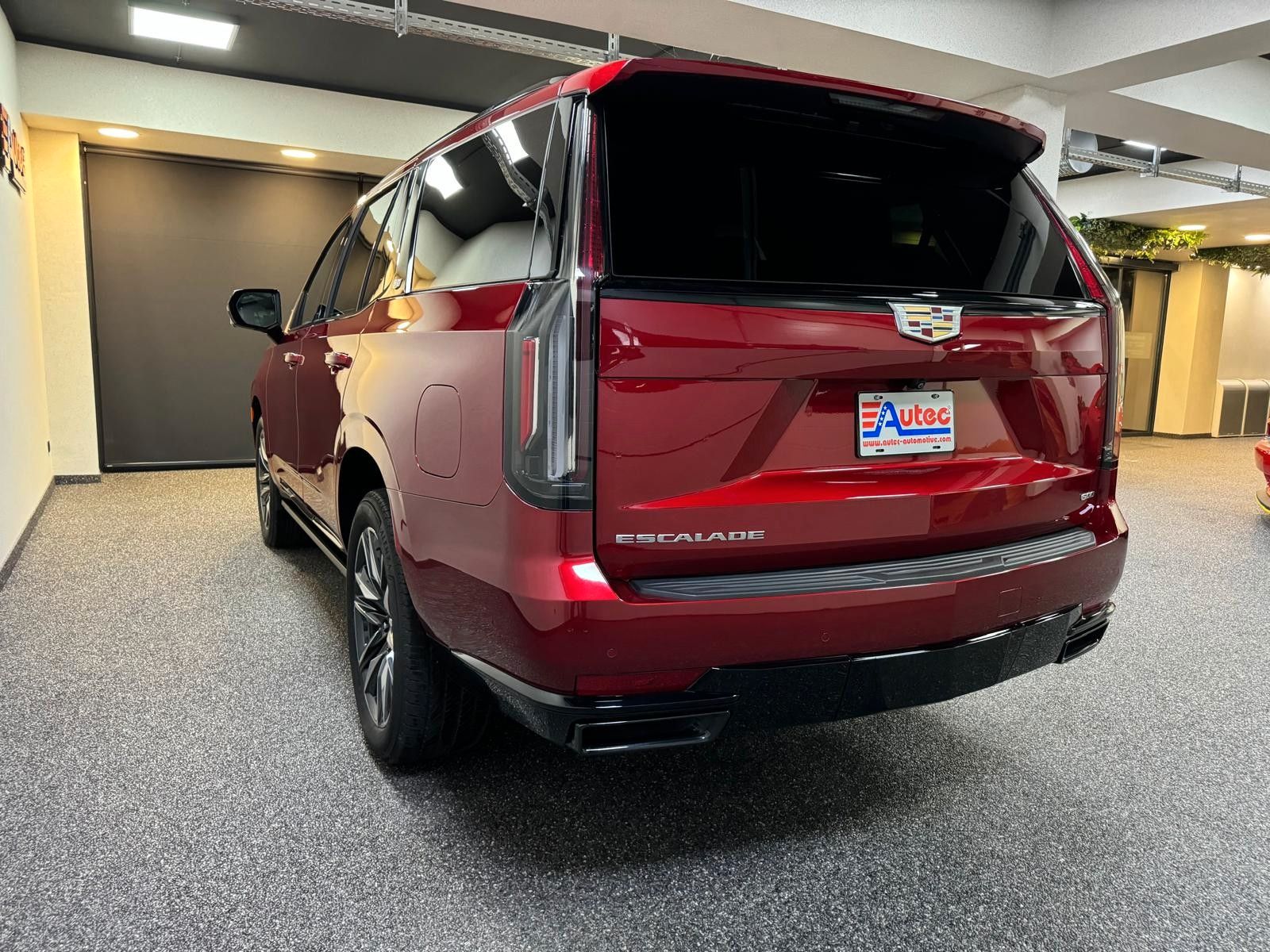 Fahrzeugabbildung Cadillac ESCALADE SPORT-PLATINUM 6.2 V8 -NIGHT VISiON 3 J