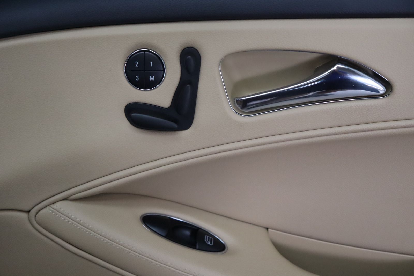 Fahrzeugabbildung Mercedes-Benz CLS 350 CGI Navi * Xenon * 1.Hand