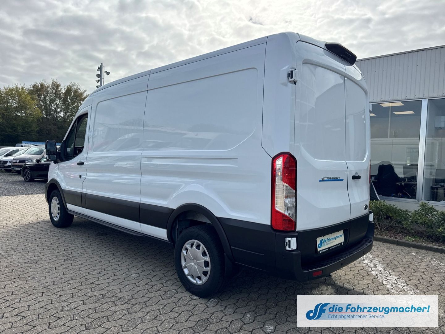Fahrzeugabbildung Ford Transit Kasten E 350 L3 Trend Navi 360 Kamera AC