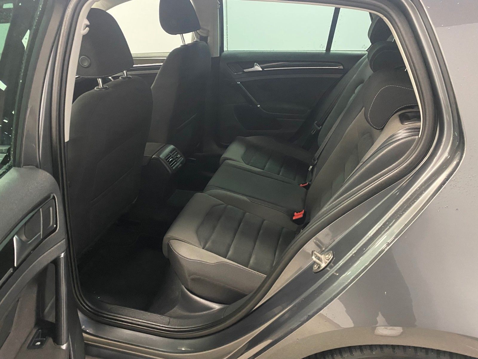 Fahrzeugabbildung Volkswagen Golf 7 1.4 TSI Highline+NAVI+ACC+ergoACTIVE+PDC+