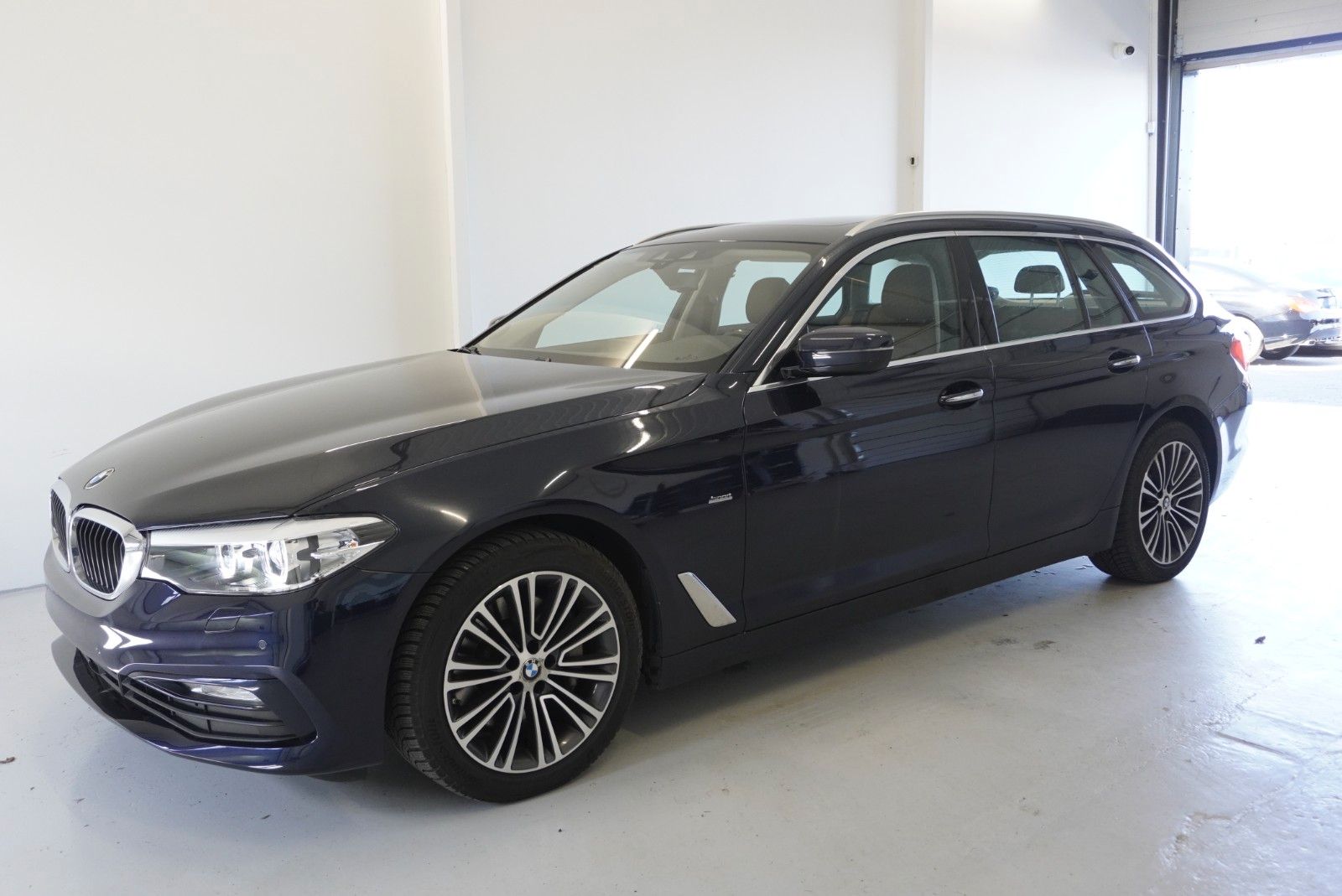 BMW 530d xDrive Sport Line *TOP with Extra's*