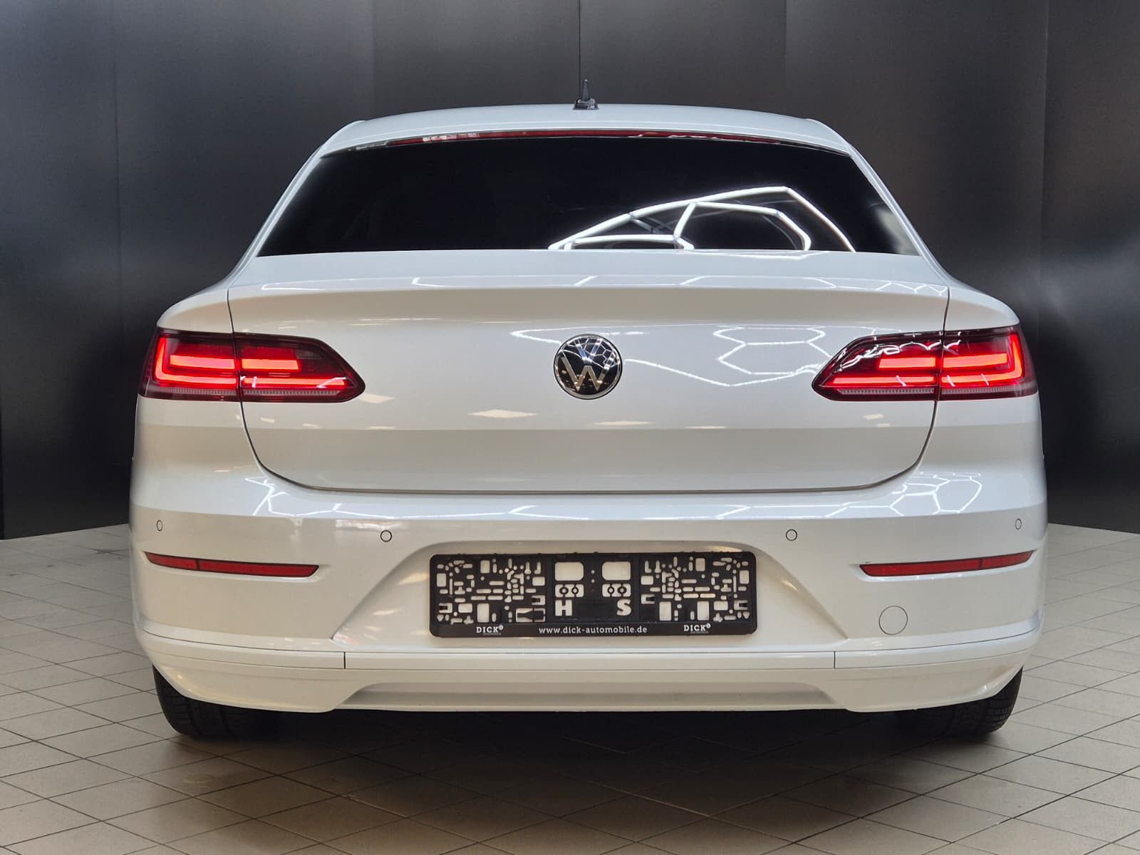 Fahrzeugabbildung Volkswagen Arteon 2.0 TDI DSG >VIRTU+NAVI+SHZ+LED+PDC+ACC+