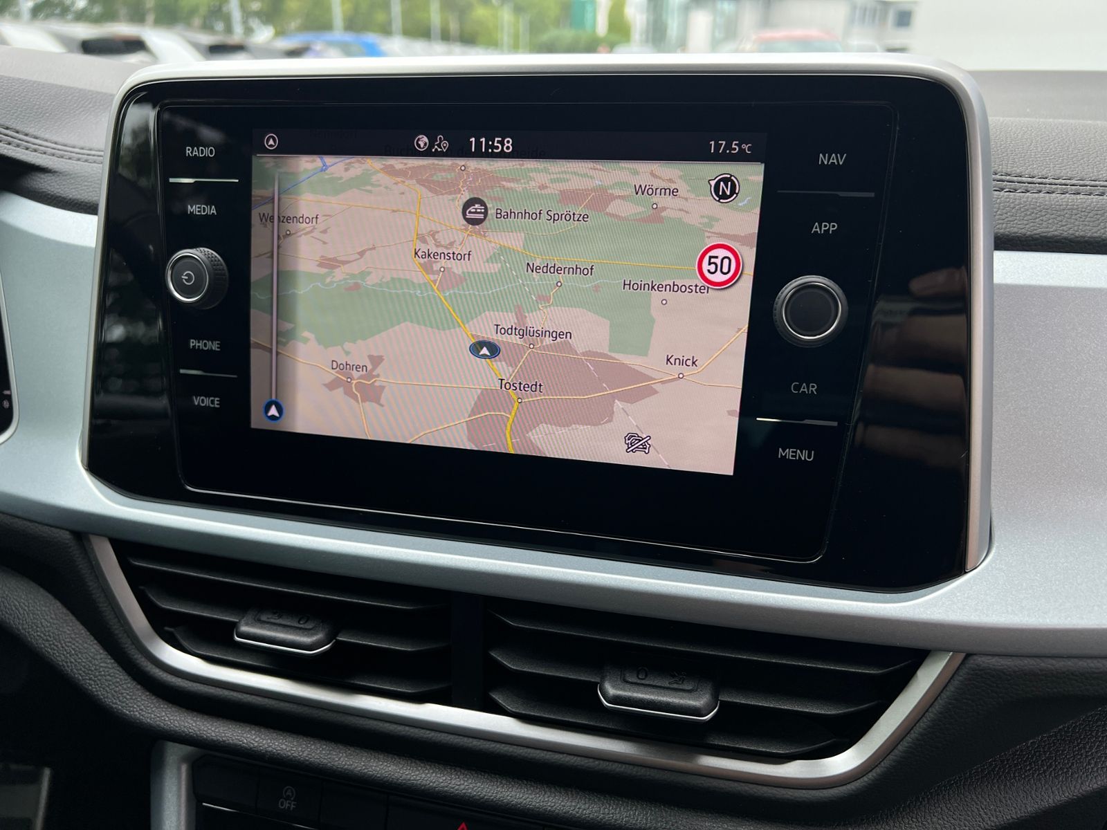 Fahrzeugabbildung Volkswagen T-Roc GOAL 2.0 TDI DSG *AHK, LED, "Plus"-Paket,