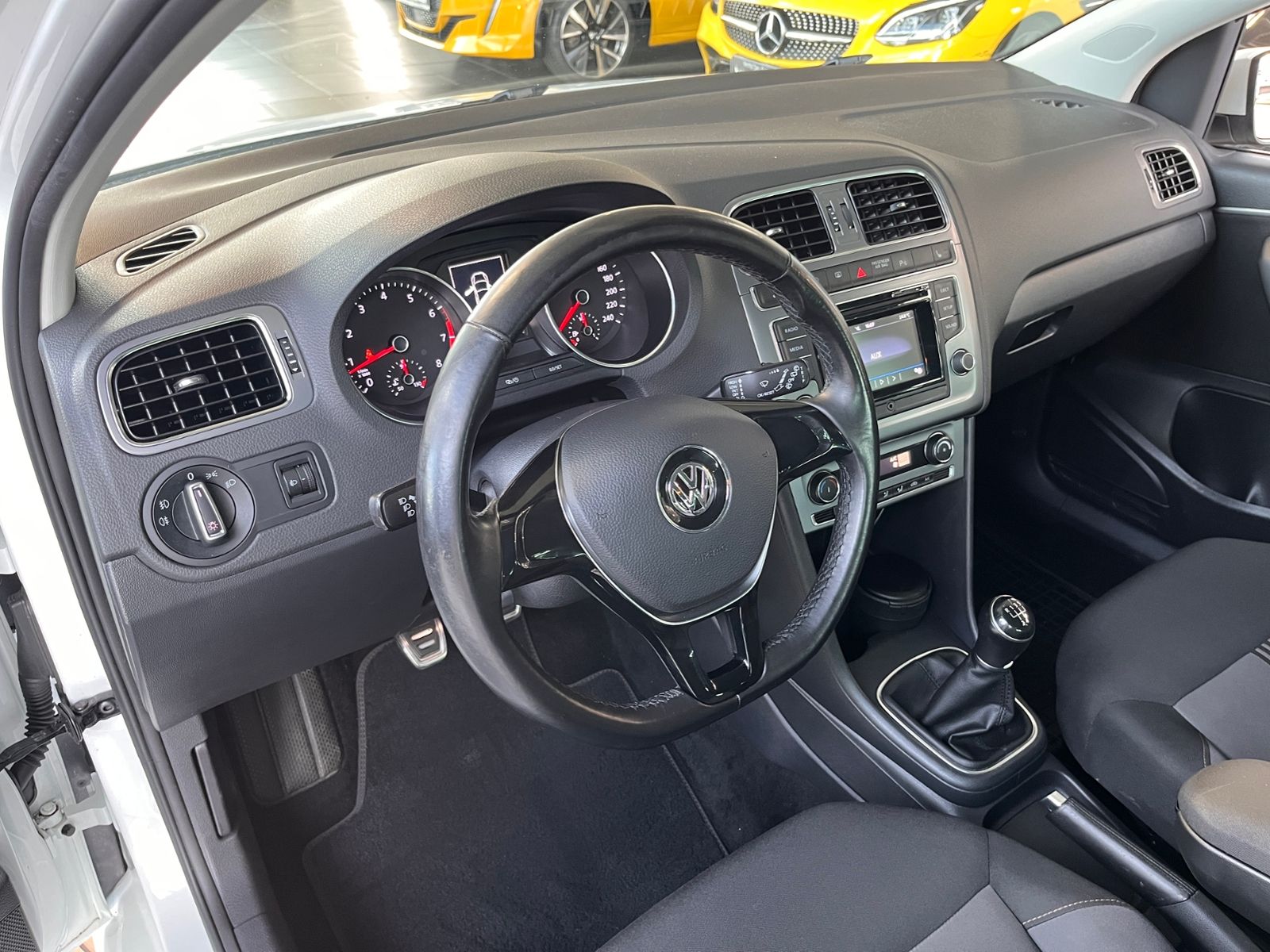 Fahrzeugabbildung Volkswagen Polo V Allstar BMT SHZ PDC ALU